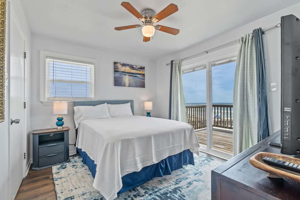 Oceanfront Oasis- Beachfront Home with Spacious Waterfront Deck and Pet Friendly