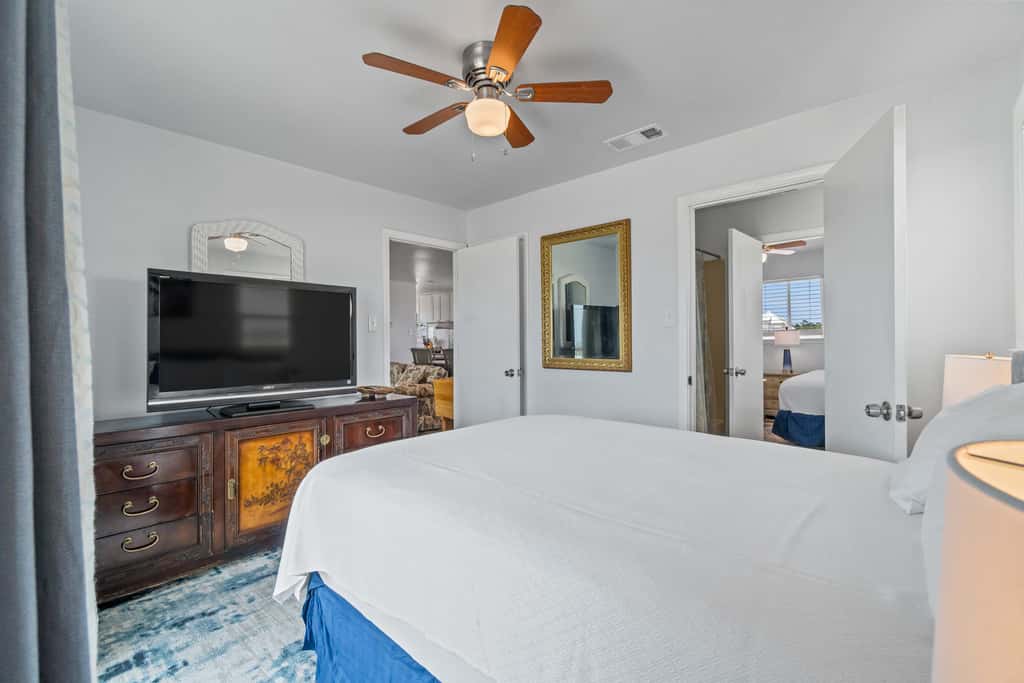 Oceanfront Oasis- Beachfront Home with Spacious Waterfront Deck and Pet Friendly