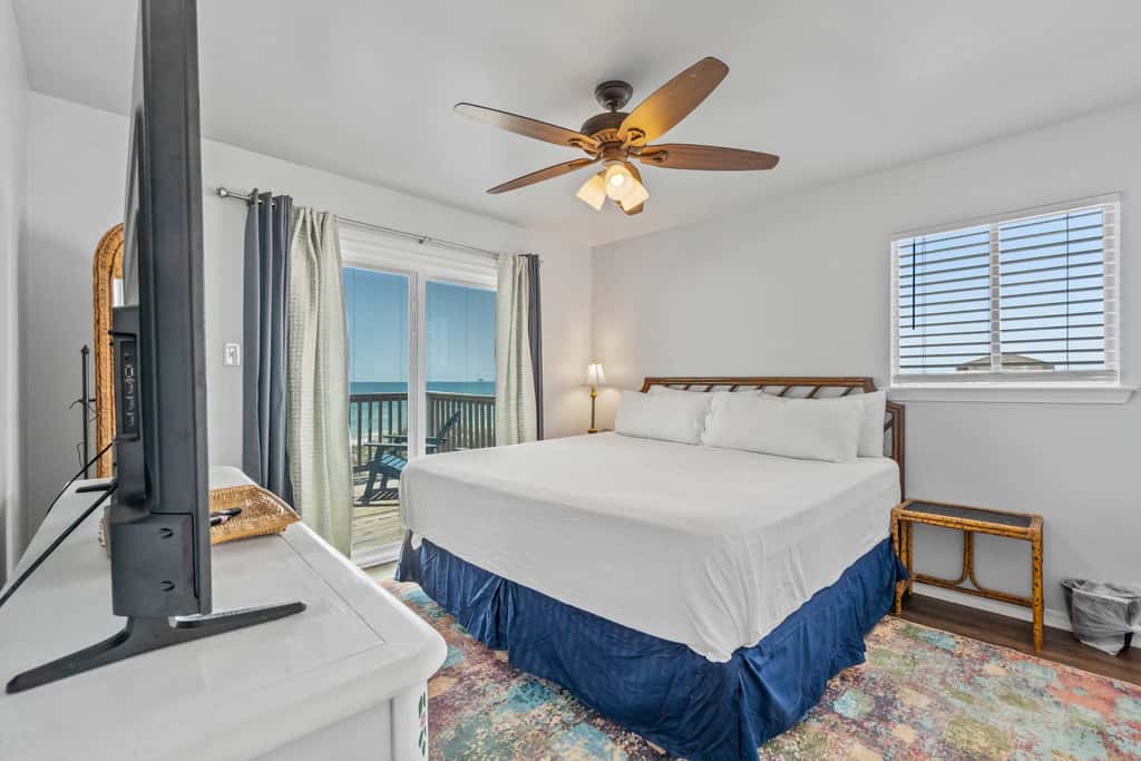 Oceanfront Oasis- Beachfront Home with Spacious Waterfront Deck and Pet Friendly