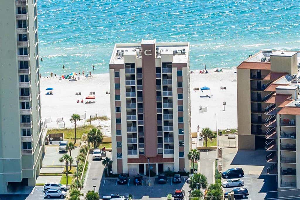 Gulf-front condo on 5th floor with amazing views, on-site pool & balcony