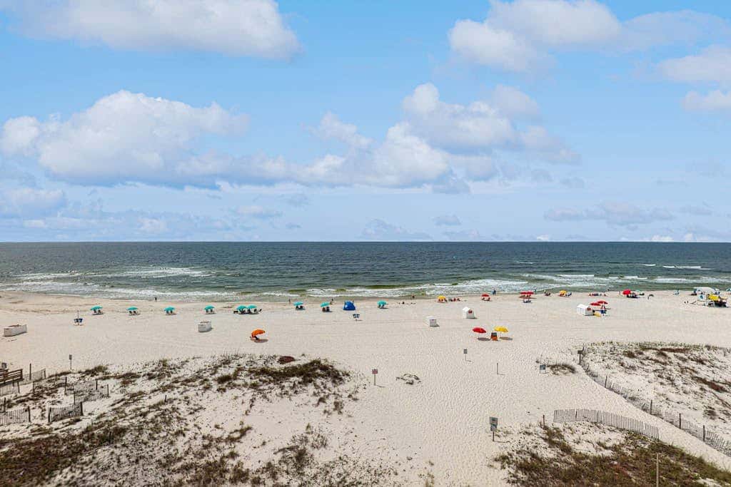 Gulf-front 5th-floor condo with balcony, pool & beach access - snowbird-friendly
