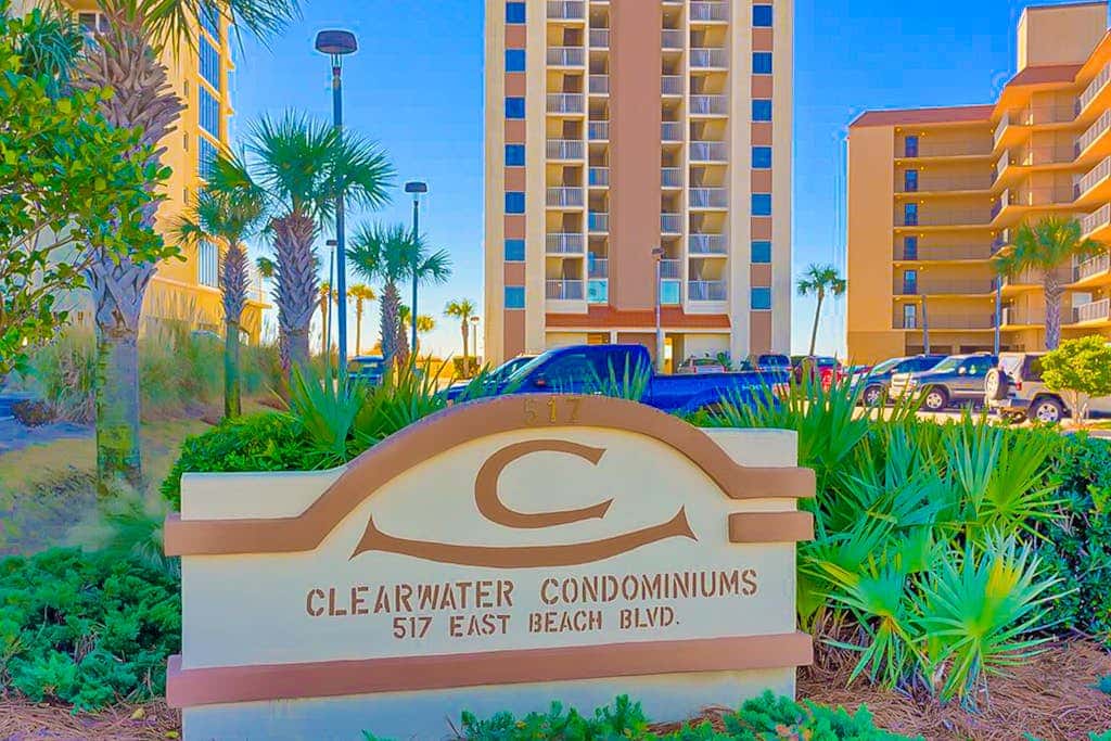 Gulf-front 5th-floor condo with balcony, pool & beach access - snowbird-friendly