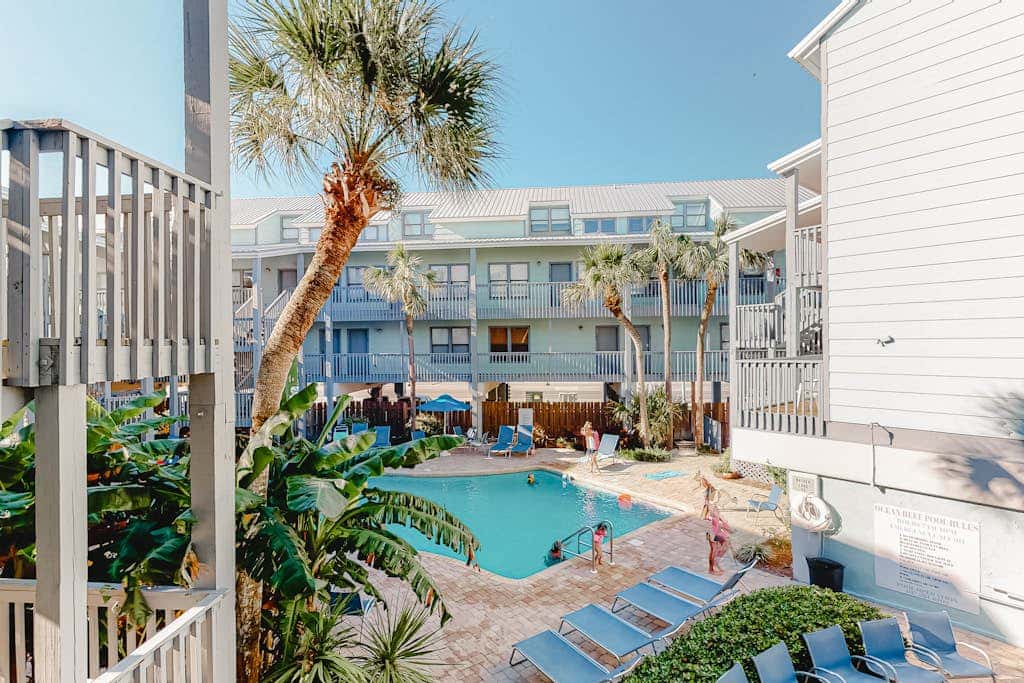 Air-Conditioned Condo in a Beachside Complex w/ WiFi, Balconies & Shared Pool