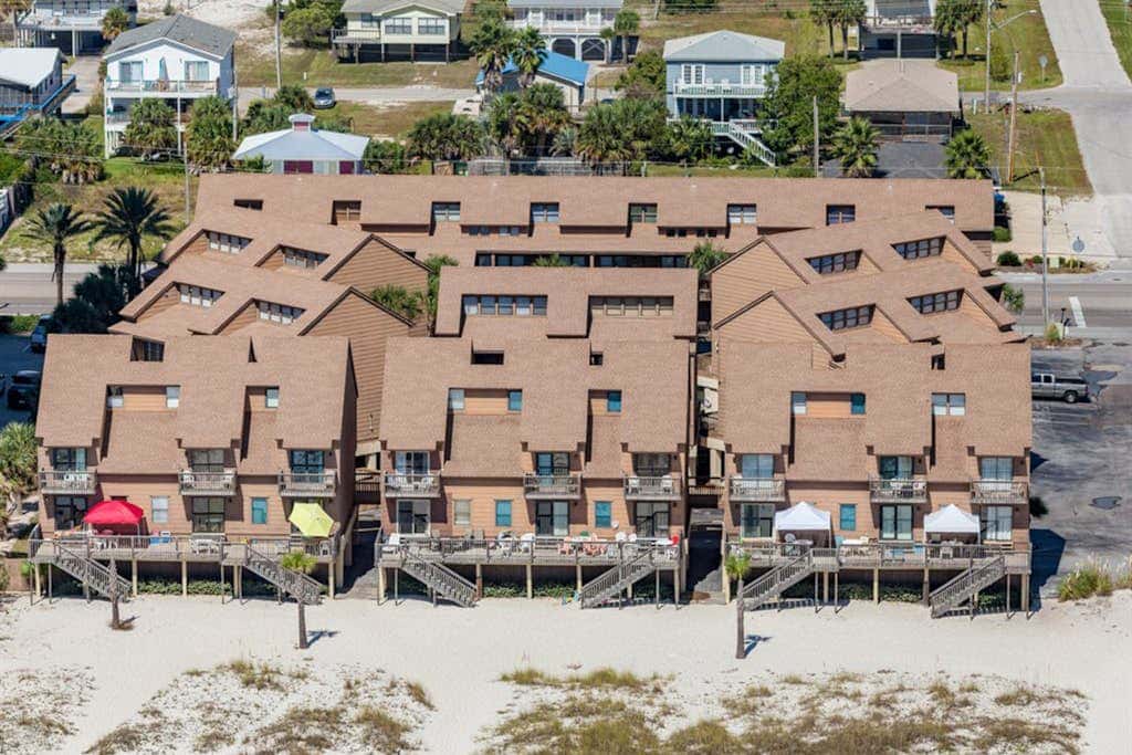 Multi-Level, Beachfront Condo w/ Gulf Views, Deck, WiFi, AC & Shared Pool