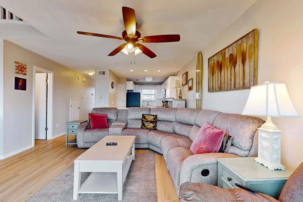 Multi-Level, Beachfront Condo w/ Gulf Views, Deck, WiFi, AC & Shared Pool