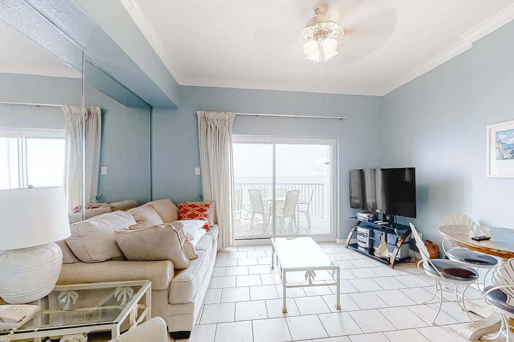 Serene Gulf-front condo with pool, hot tub, sauna, washer/dryer, & central AC