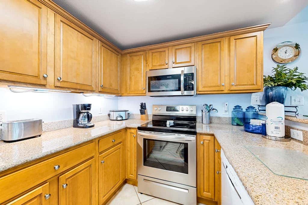 Wonderful Gulf Shores Home with Fantastic Water Views, Free WiFi, Shared Pool,Sauna