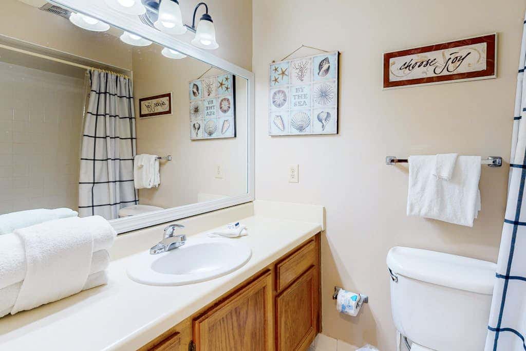 Lagoon-front Condo with Shared Pool, Pier, and Beach Access
