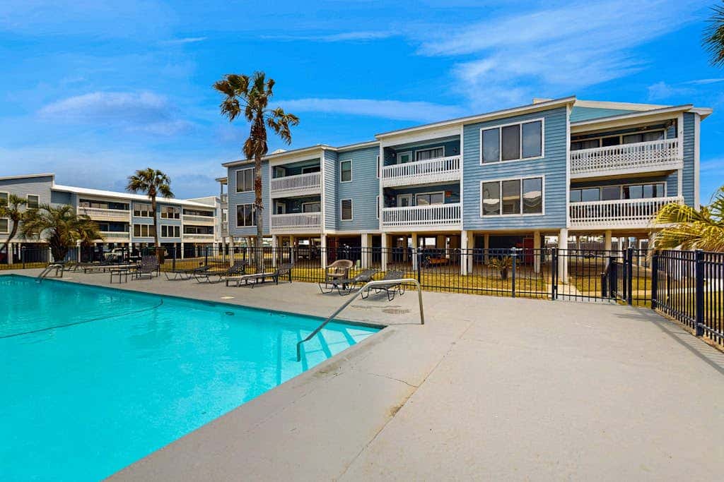 Lagoon-front Condo with Shared Pool, Pier, and Beach Access