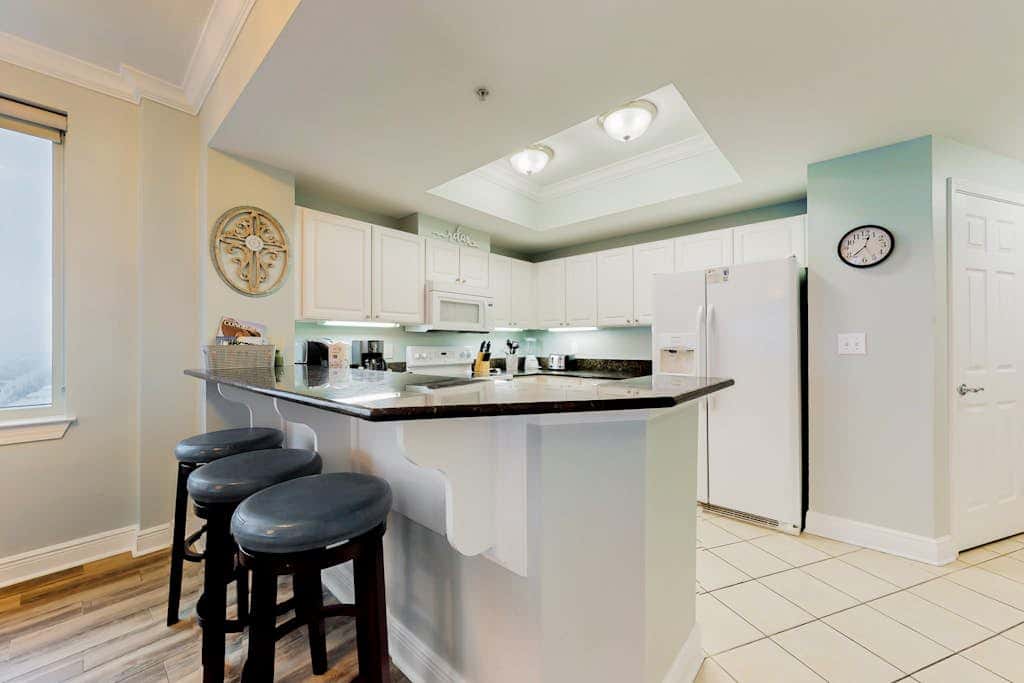 Gorgeous Gulf view condo with indoor,outdoor pools, hot tubs, gym, & balconies