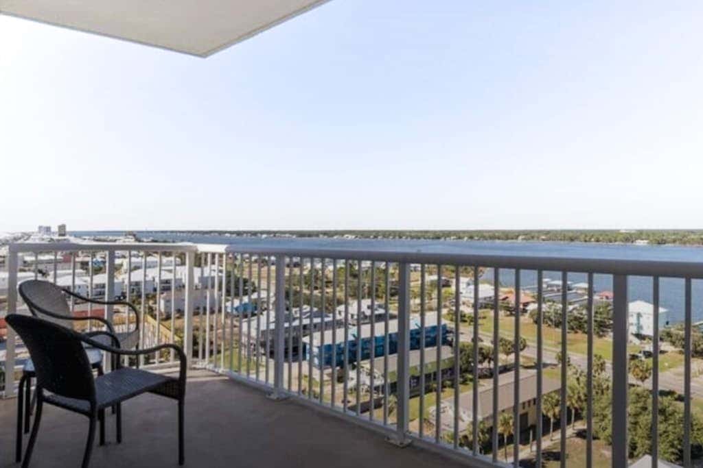 Gorgeous Gulf view condo with indoor,outdoor pools, hot tubs, gym, & balconies
