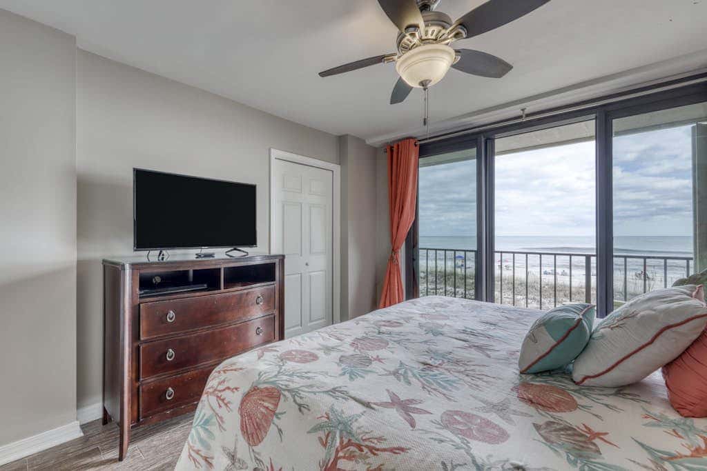 Gulf front condo with beach views, pools & free WiFi