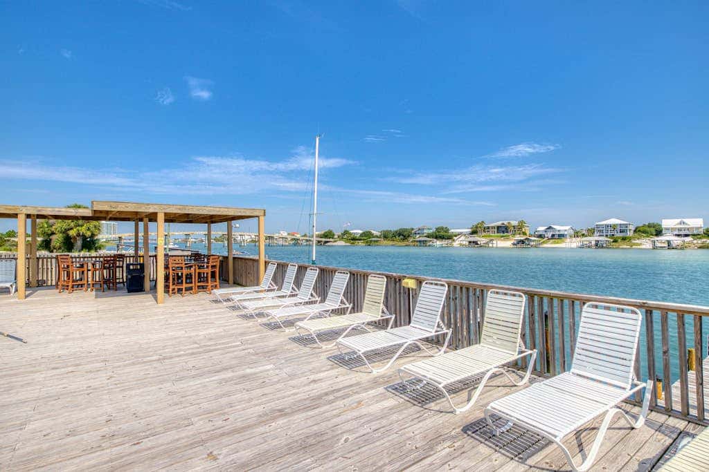 Gulf front condo with beach views, pools & free WiFi