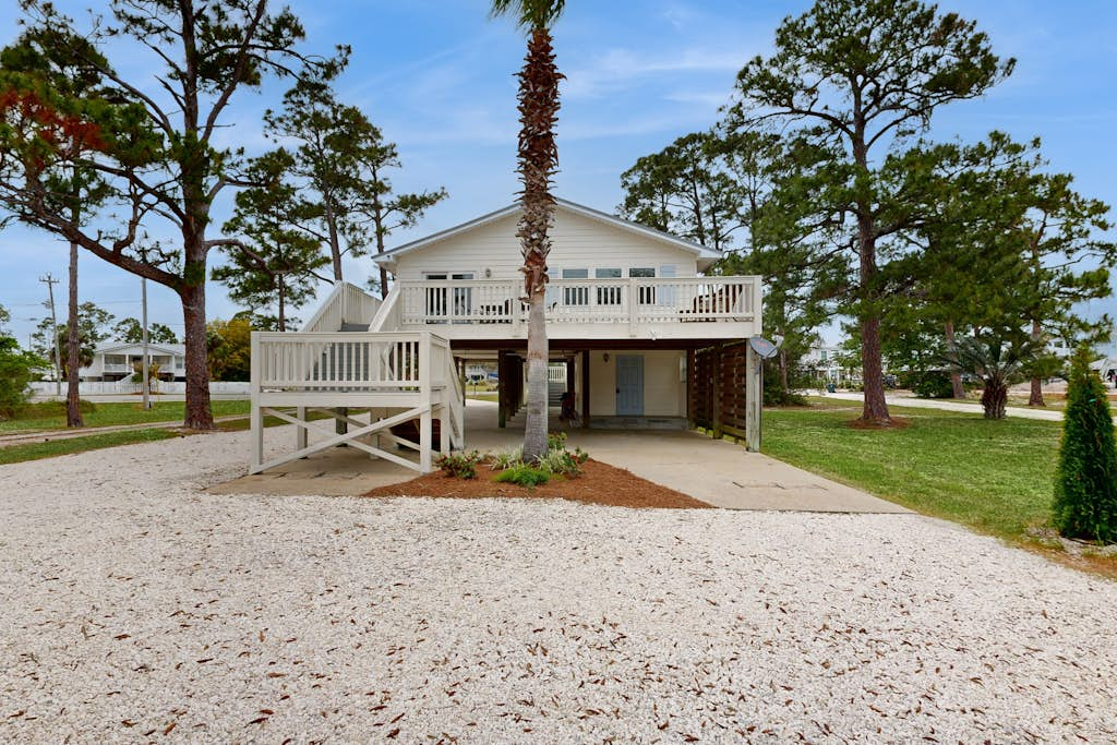 Dog-friendly bay-view home with central AC - snowbirds welcome