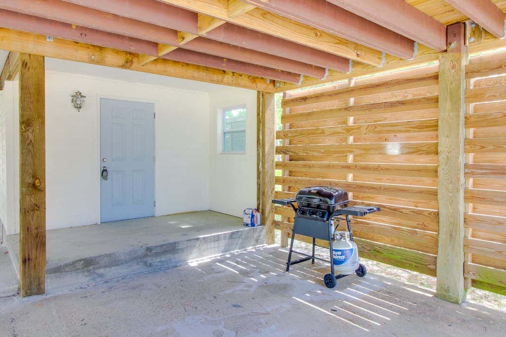 Dog-friendly bay-view home with central AC - snowbirds welcome