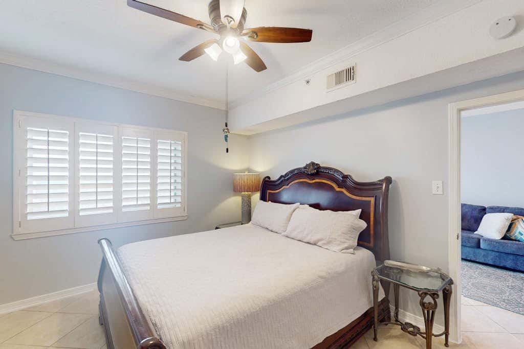 Beach-front condo with pool, hot tub, sauna, washer,dryer & grill
