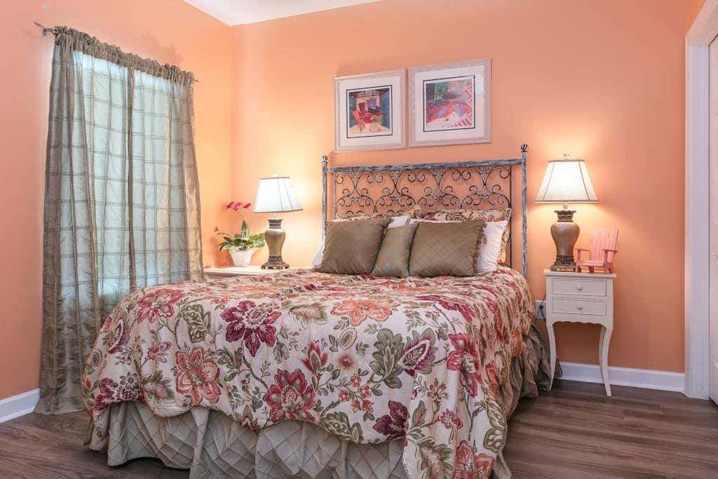 Beachfront condo with private balcony & shared pools, gym & sauna