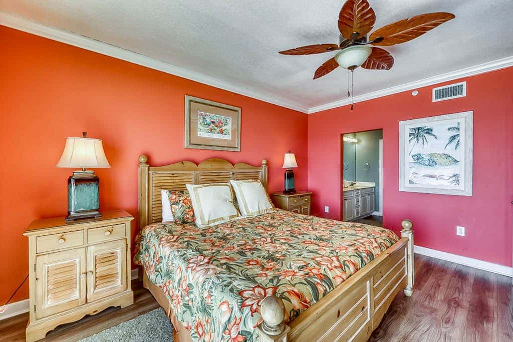 Beachfront condo with private balcony & shared pools, gym & sauna