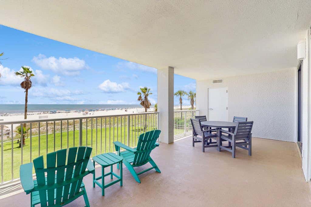 Gulf-front condo with easy beach access, gym, hot tub & pools