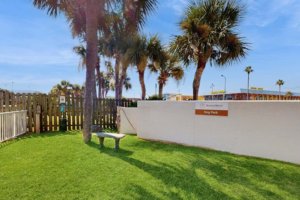 Gulf-front condo with furnished balcony, pools & hot tub