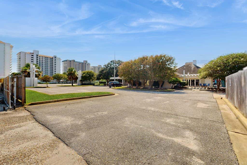 Gulf-front condo with furnished balcony, pools & hot tub