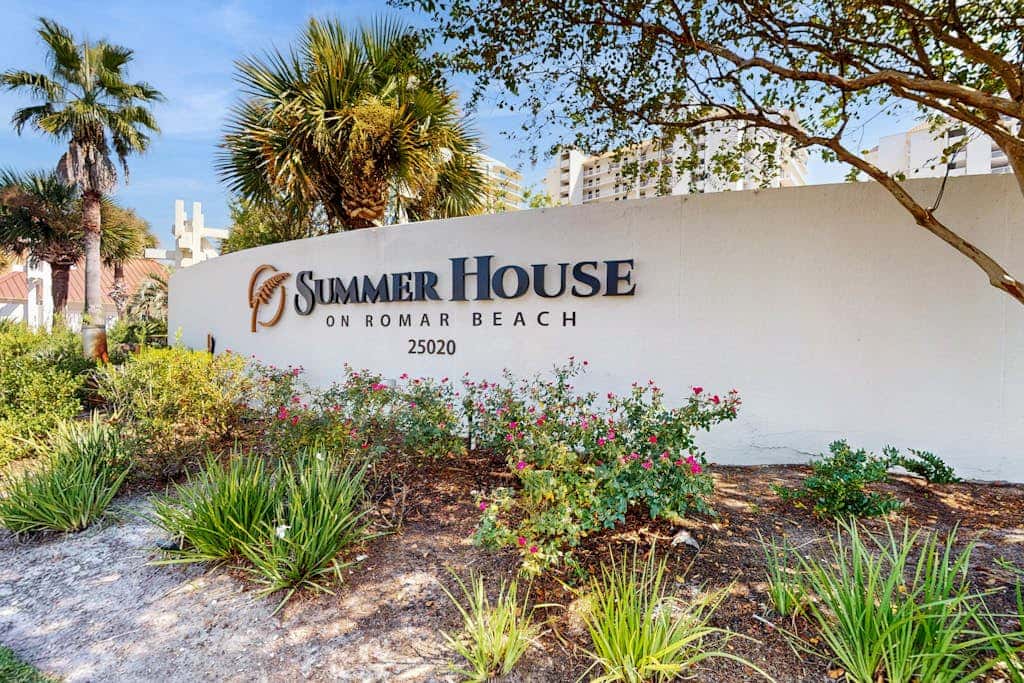 Gulf-front condo with furnished balcony, pools & hot tub