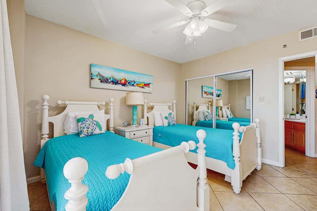 Gulf-front condo with furnished balcony, pools & hot tub
