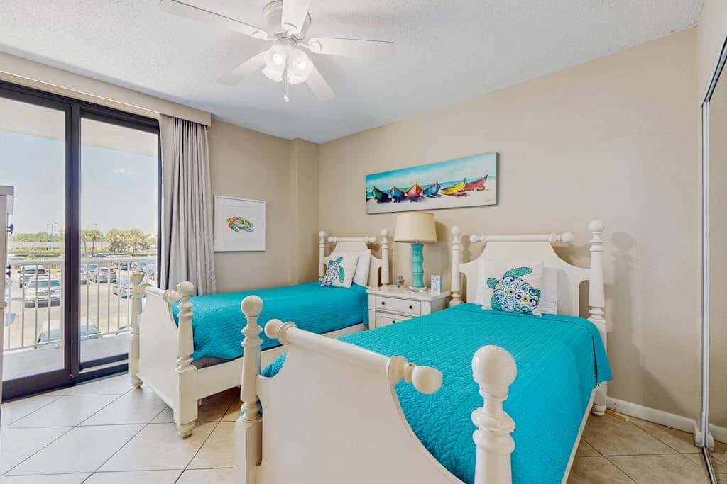 Gulf-front condo with furnished balcony, pools & hot tub