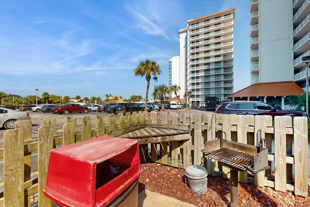 Gulf-front condo with furnished balcony, pools & hot tub
