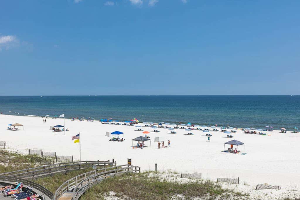 Gulf front condo with a shared hot tub, pools, tennis - snowbirds welcome