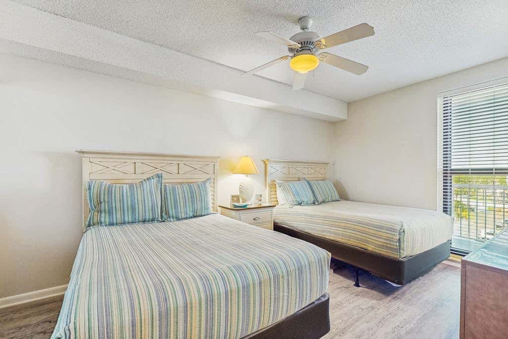Gulf front condo with a shared hot tub, pools, tennis - snowbirds welcome