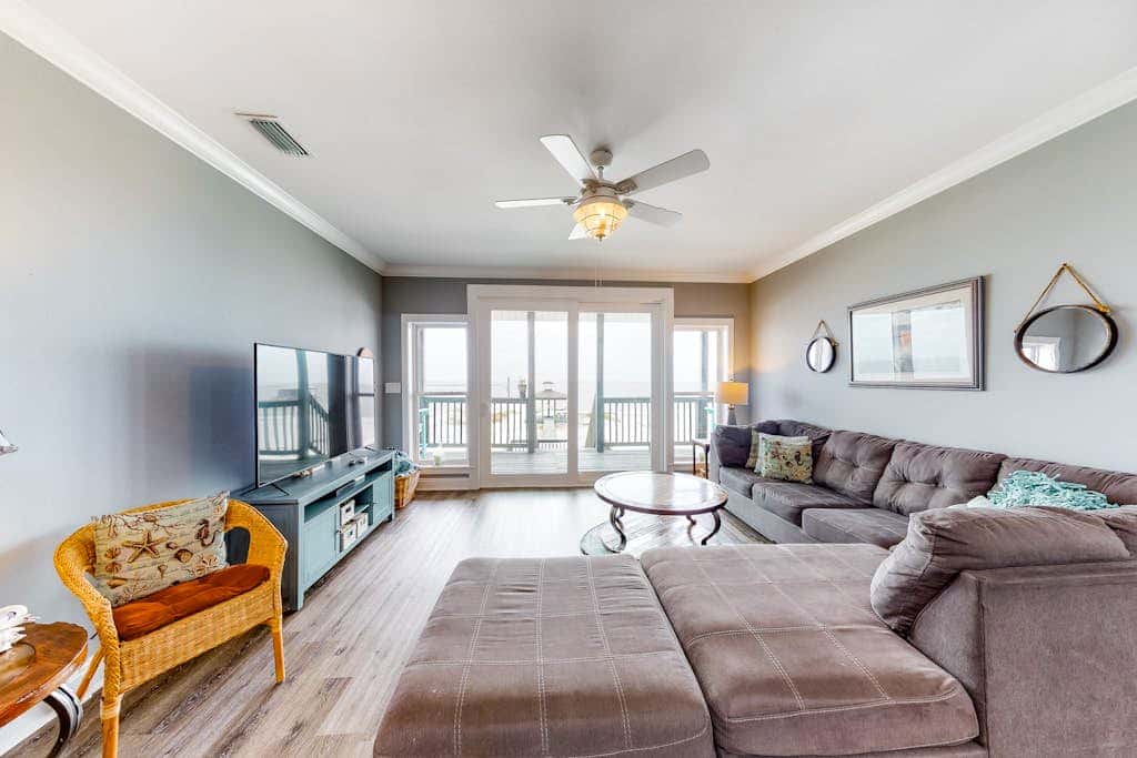 Bayfront home with wraparound deck & great water views - dog-friendly
