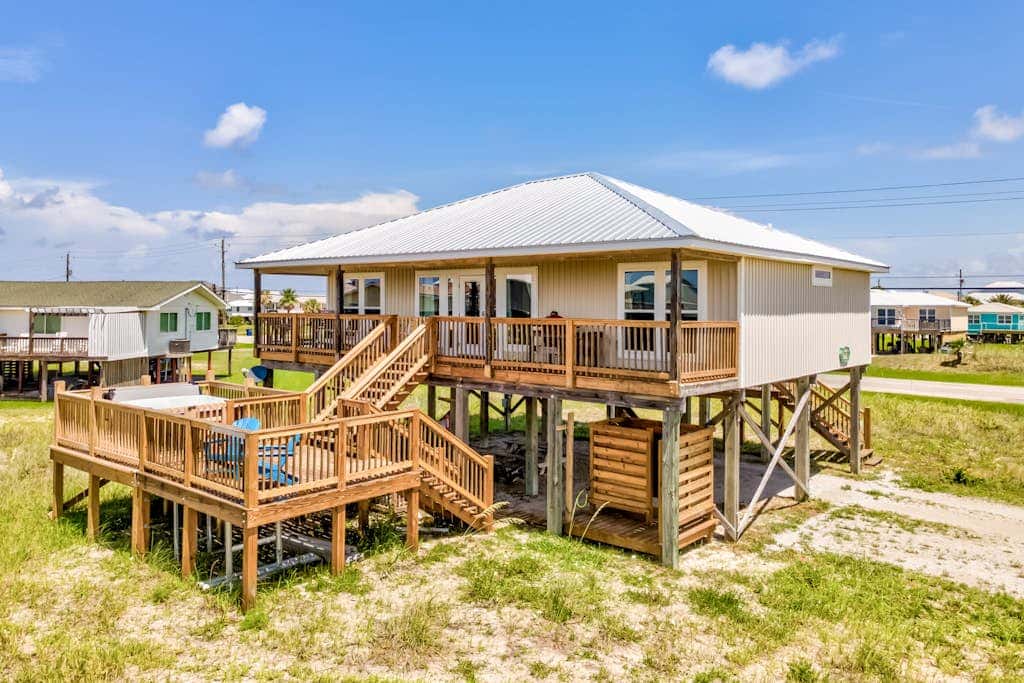 Dog-friendly seaside home with WiFi, deck, amazing views, minutes from beach