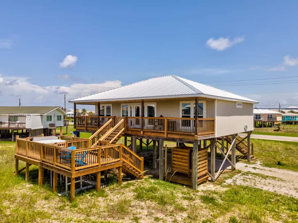 Dog-friendly seaside home with WiFi, deck, amazing views, minutes from beach