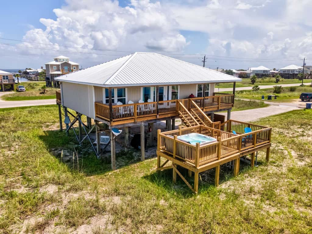 Dog-friendly seaside home with WiFi, deck, amazing views, minutes from beach