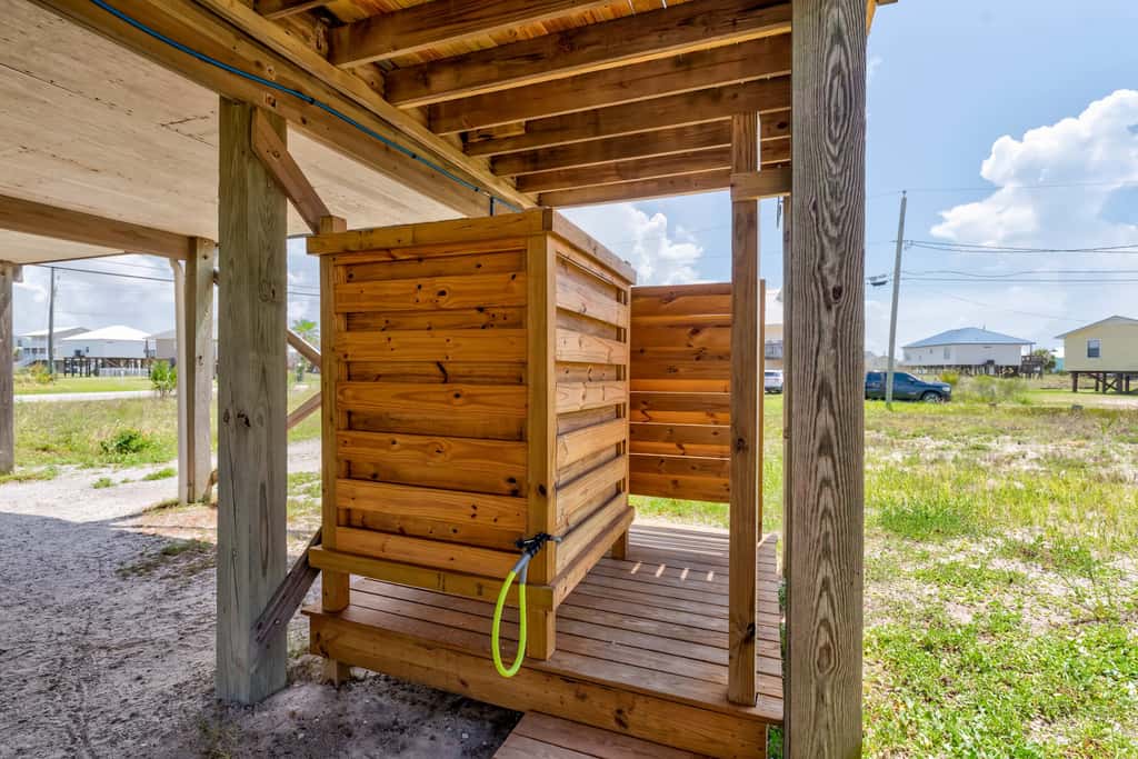 Dog-friendly seaside home with WiFi, deck, amazing views, minutes from beach