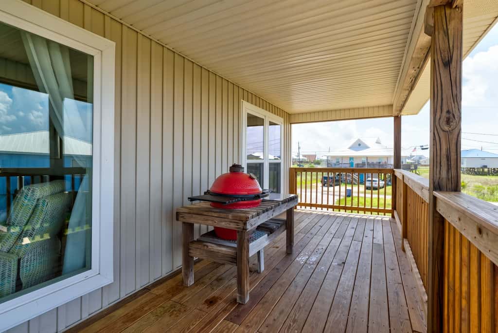 Dog-friendly seaside home with WiFi, deck, amazing views, minutes from beach