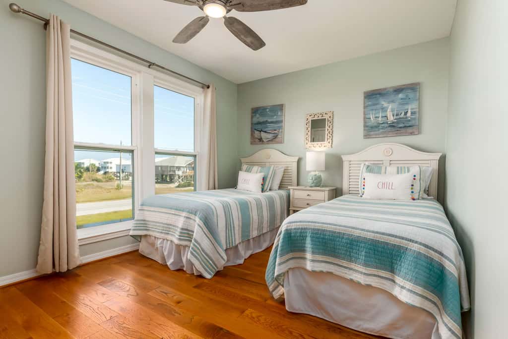 Dog-friendly seaside home with WiFi, deck, amazing views, minutes from beach
