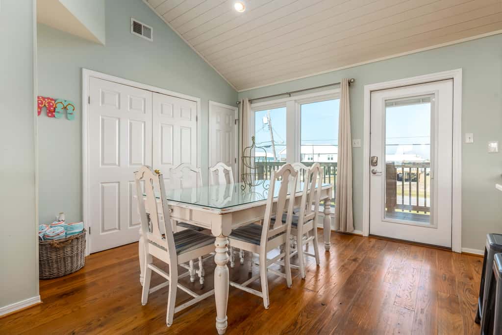 Dog-friendly seaside home with WiFi, deck, amazing views, minutes from beach