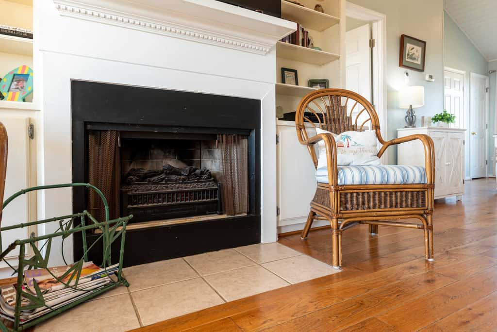 Dog-friendly seaside home with WiFi, deck, amazing views, minutes from beach