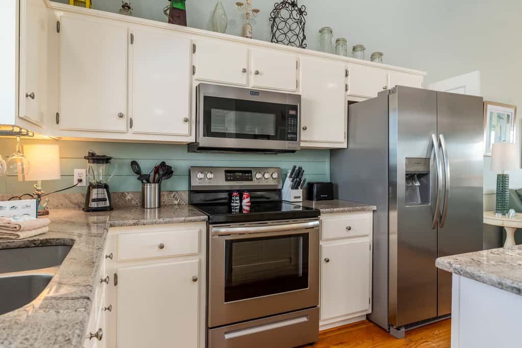 Dog-friendly seaside home with WiFi, deck, amazing views, minutes from beach