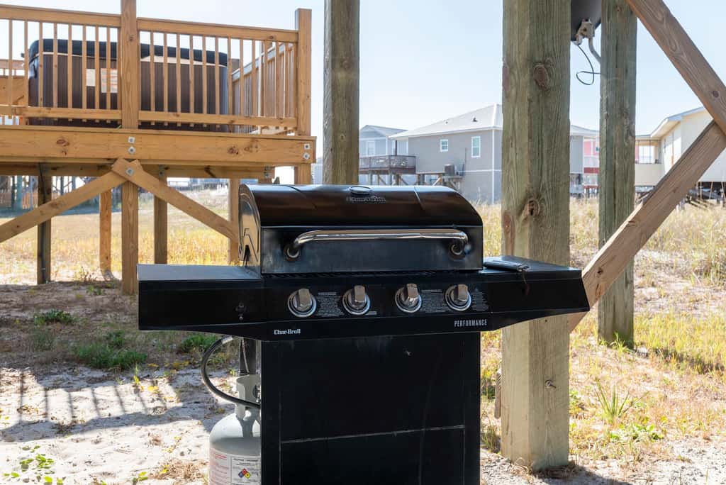 Dog-friendly seaside home with WiFi, deck, amazing views, minutes from beach
