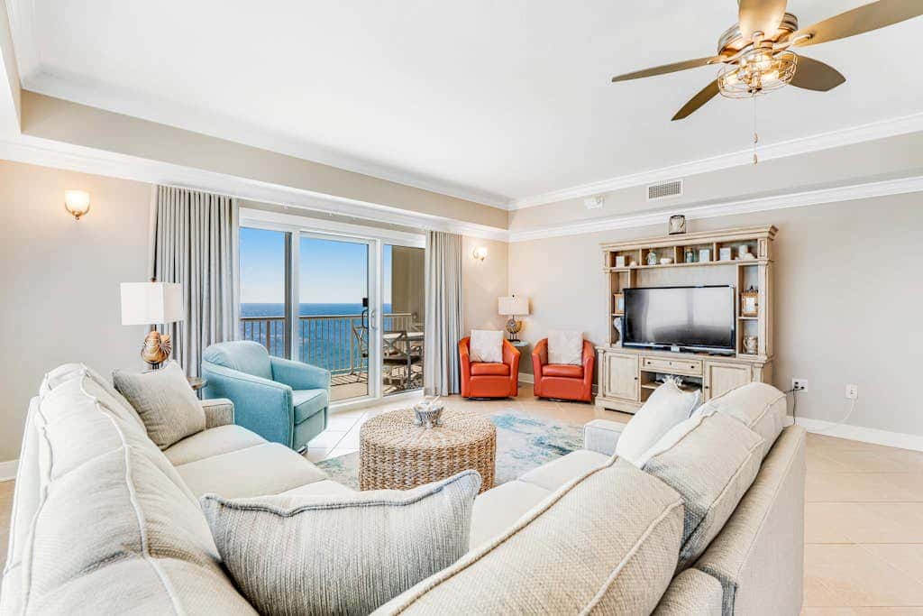 Stunning corner condo with, shared pools, hot tub, gym, beach access & balcony