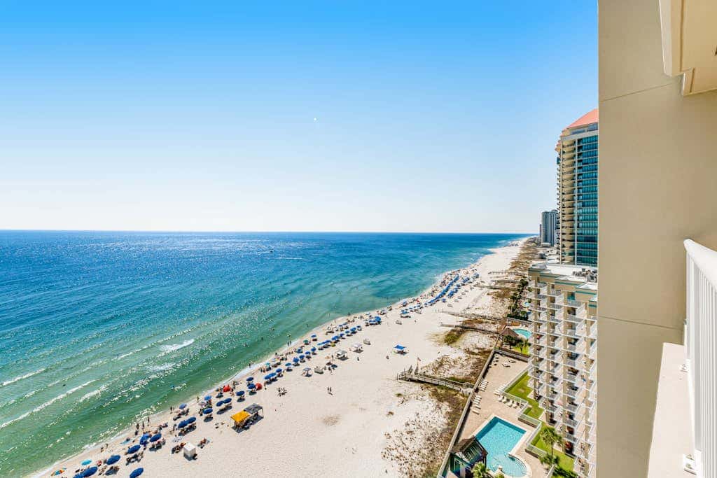 Stunning corner condo with, shared pools, hot tub, gym, beach access & balcony