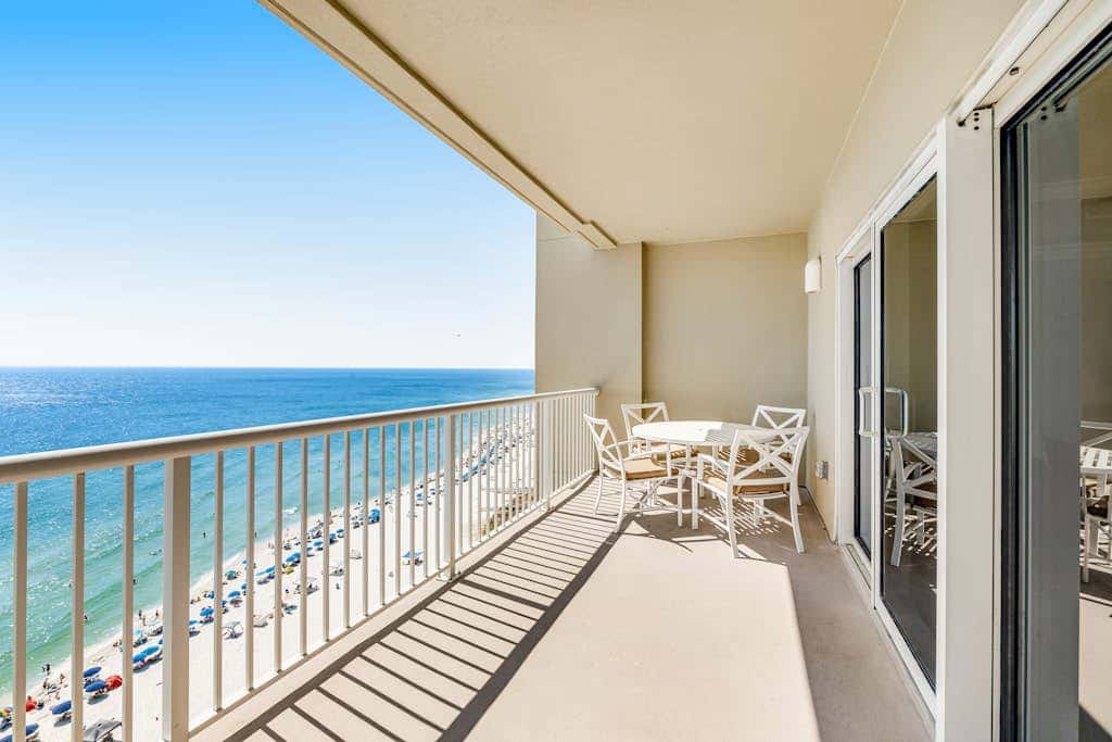 Stunning corner condo with, shared pools, hot tub, gym, beach access & balcony