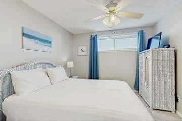 Gulf front condo with onsite snack bar, three shared pools, and internet