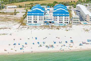 Wonderful condo in beachfront luxury resort with shared pool & tennis