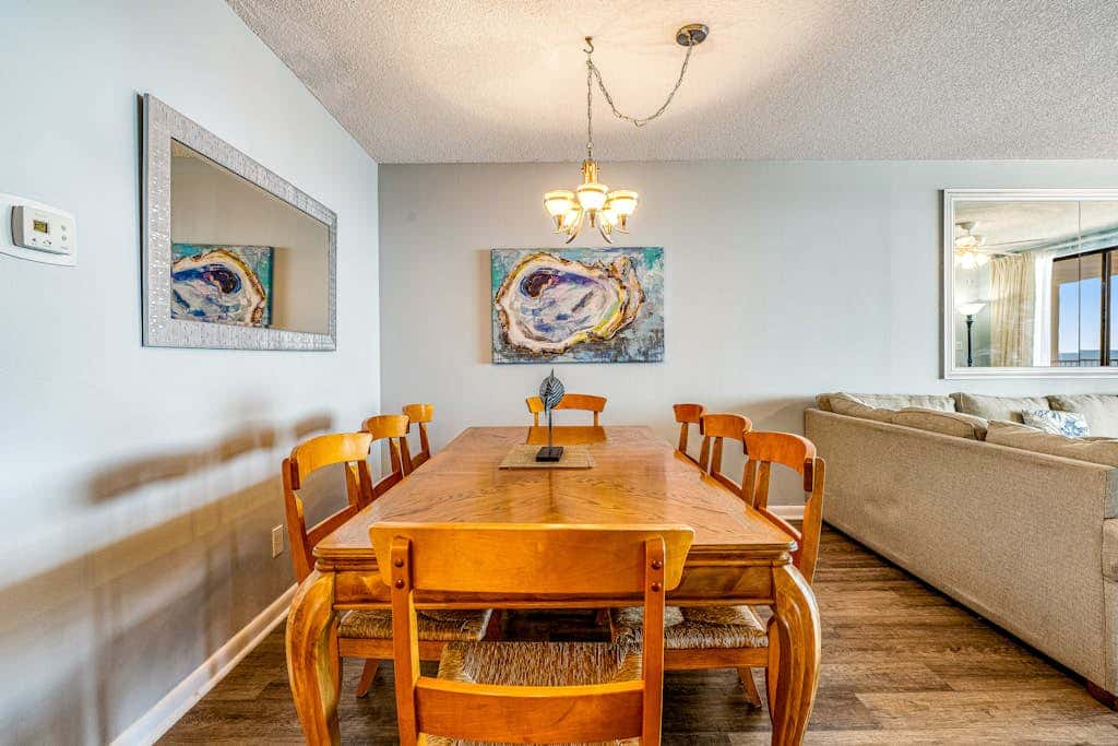 Beautiful condo in beachfront resort with pool & stunning Gulf views