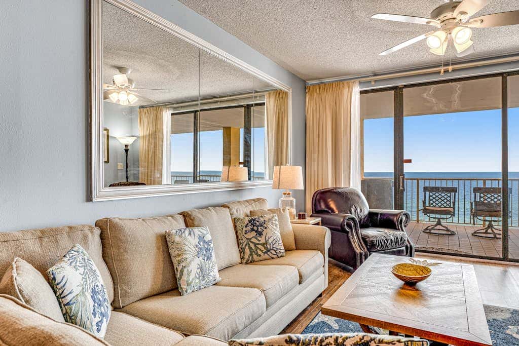 Beautiful condo in beachfront resort with pool & stunning Gulf views