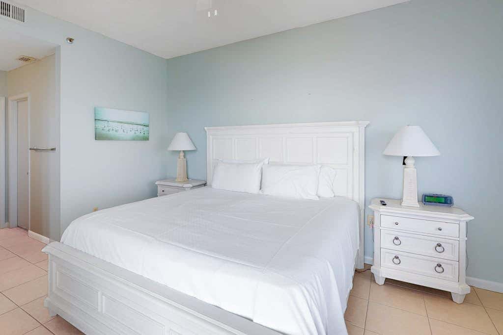 Wonderful Home on 12th Floor of Beachfront Resort with Shared Pool & Hot Tub, WiFi